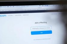 放大U字形，免费为免费用户提供e2e加密
