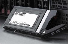 金士顿7.68TB DC1000 U.2 NVMe PCIe数据中心固态硬盘现已上市