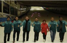 北京市青少年滑雪队基地正式落户乔波滑雪馆